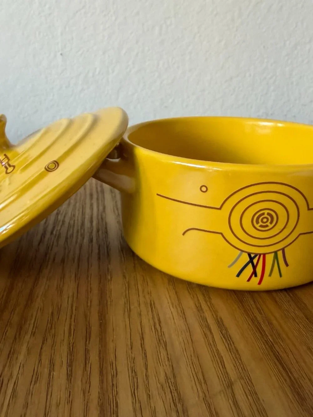 Star Wars Le Creuset Mini Cocotte C3P0 From Williams Sonoma, Unused NO BOX